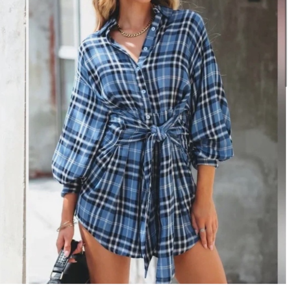 Vici ~ black and white plaid shirt dress. The first photo shows more how it fits